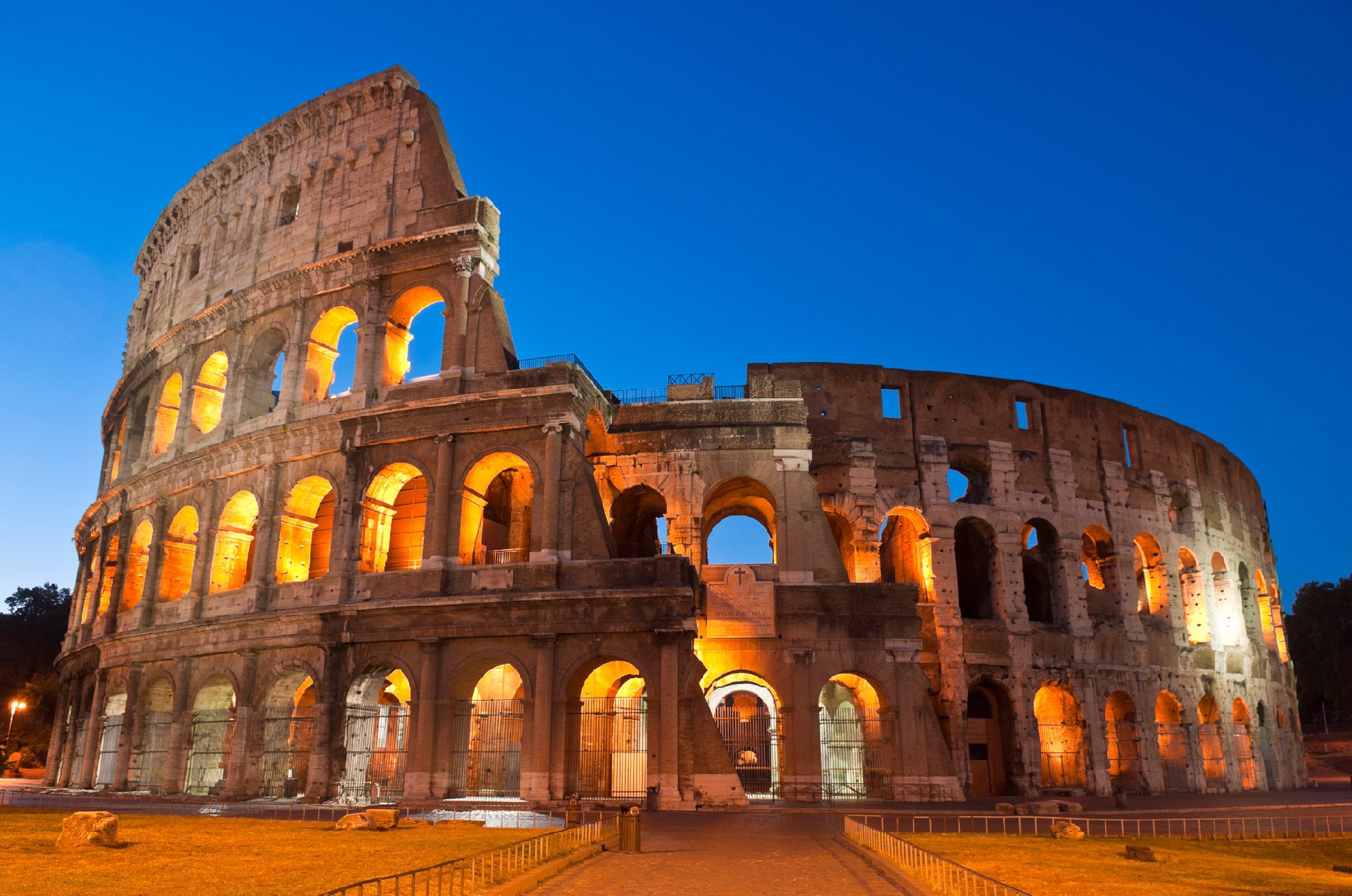 hotel-colloseum-rome-01.jpg