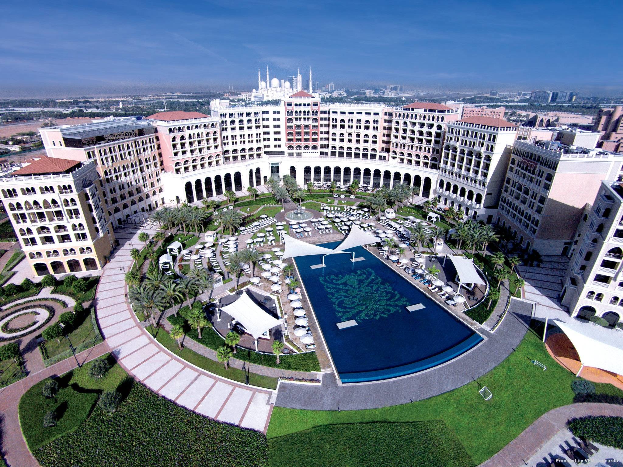 The_Ritz-Carlton_Abu_Dhabi_Grand_Canal-Abu_Dhabi-Aussenansicht-4-573178.jpeg